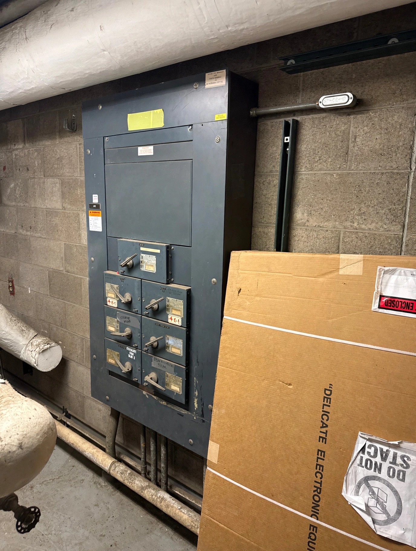 Commercial disconnect switches by JS Power LLC